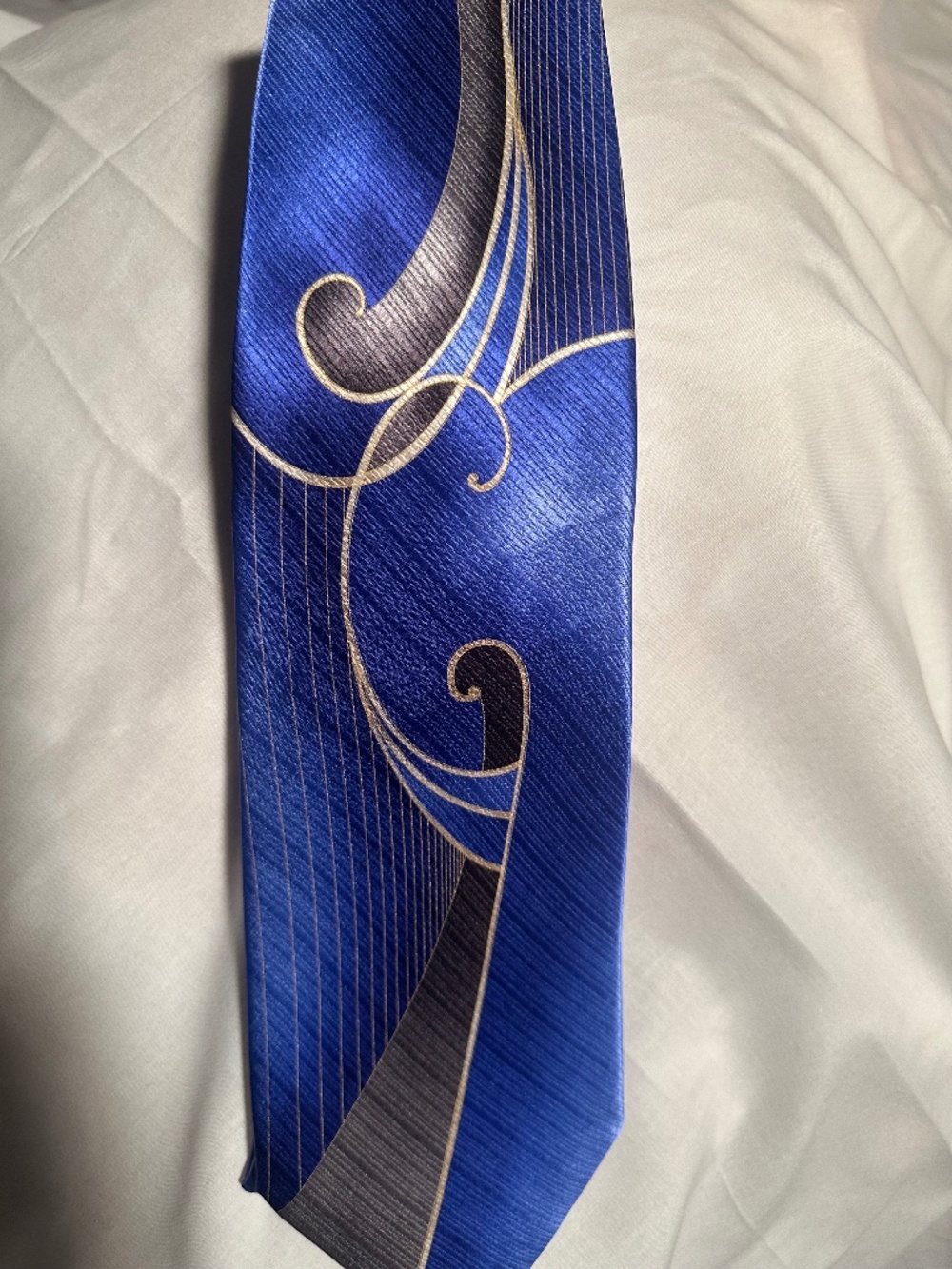 Irvine Park blue tie
